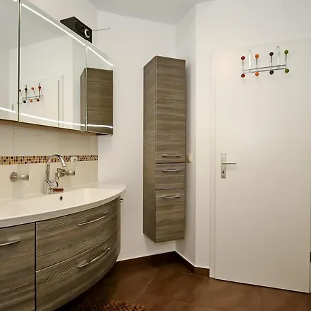 Apartment Ulmenschloesschen 13 Kuehlungsborn
